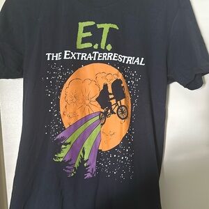 ET shirt.